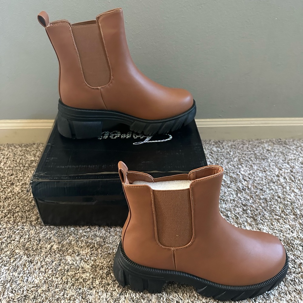 New tan Chelsea boots